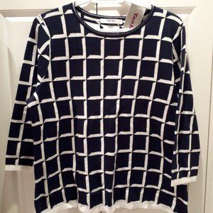 "TANJAY" SWEATER, SIZE LARGE/PETITE.....BRAND NEW!